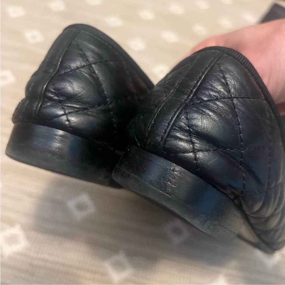 CHANEL Black Quilted Leather Flats - Picture 5 of 8